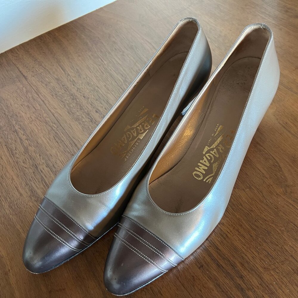 Salvatore Ferragamo Metallic Pumps in silver & bronze in 8.5AA